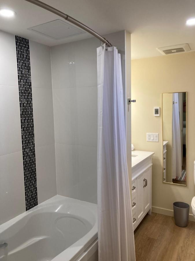 Bright Poolside Walkout Two Bedroom Basement Suite In The Okanagan Penticton Dış mekan fotoğraf