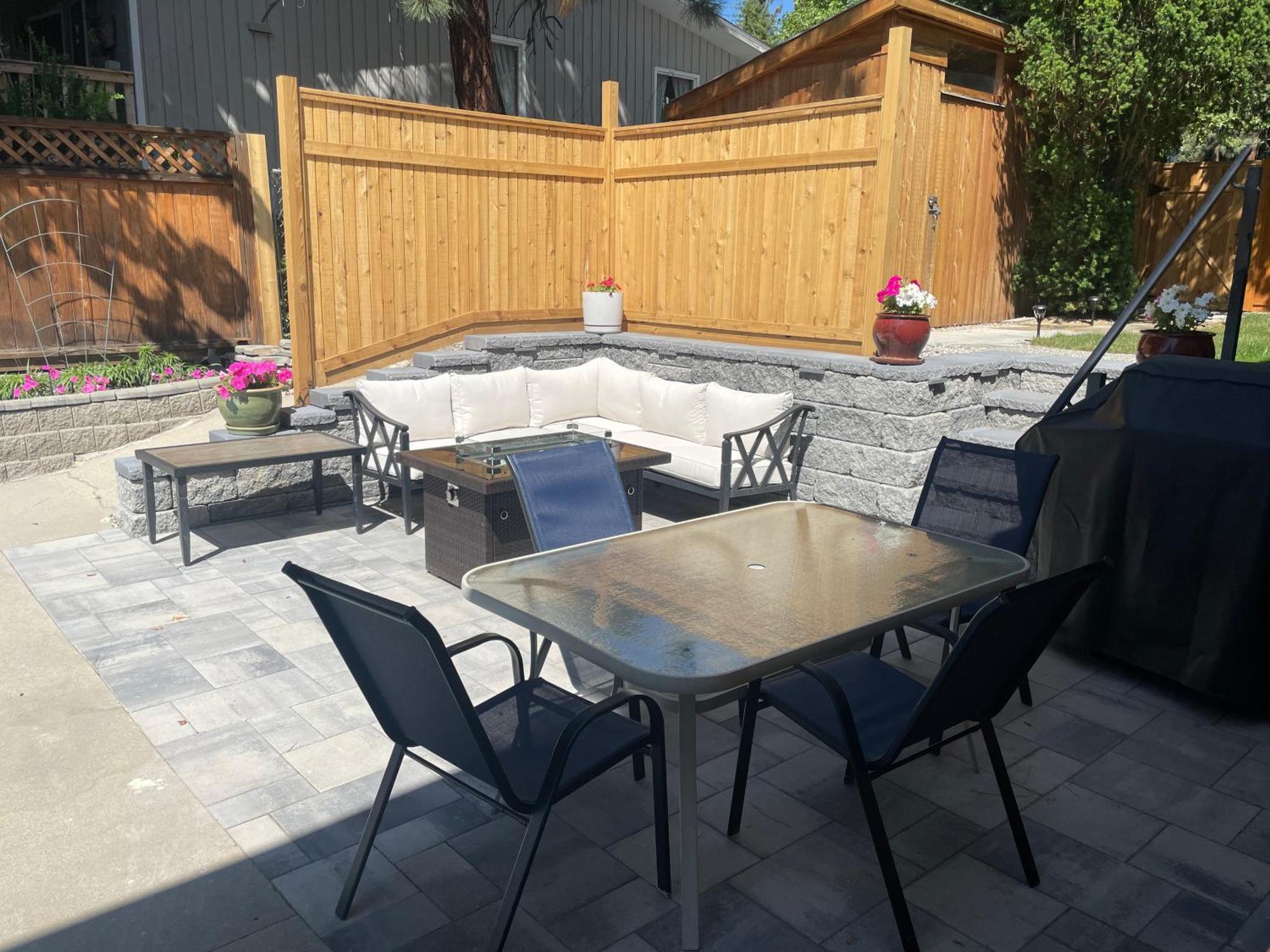Bright Poolside Walkout Two Bedroom Basement Suite In The Okanagan Penticton Dış mekan fotoğraf